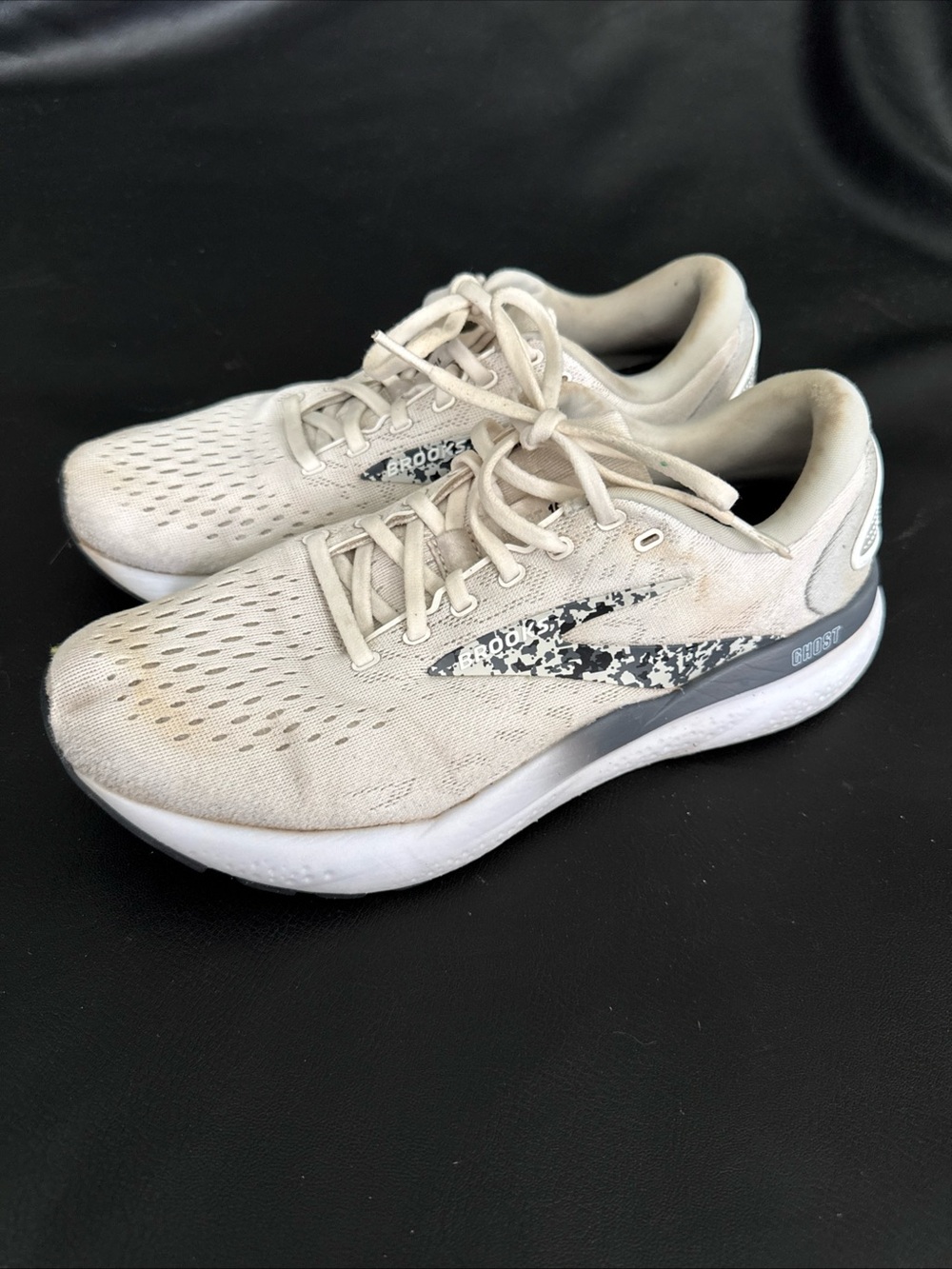 Brooks Ghost 16 Womens Size 9.5B White Grey Camo Running Shoes 1204071B147